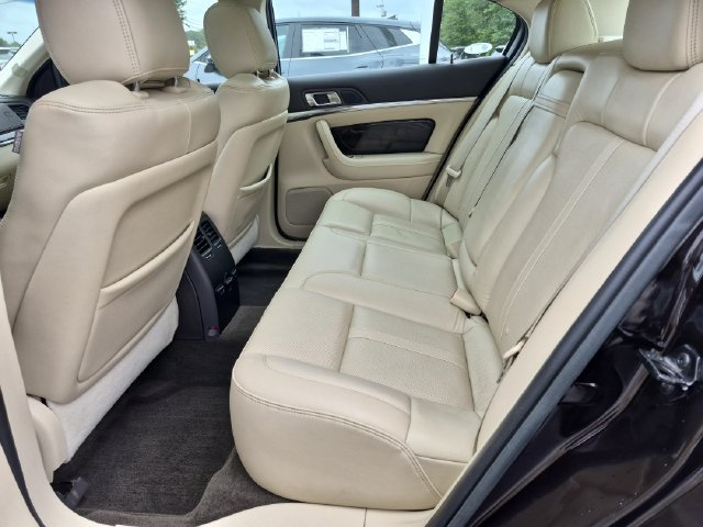 Used 2013 Lincoln MKS FWD image 21