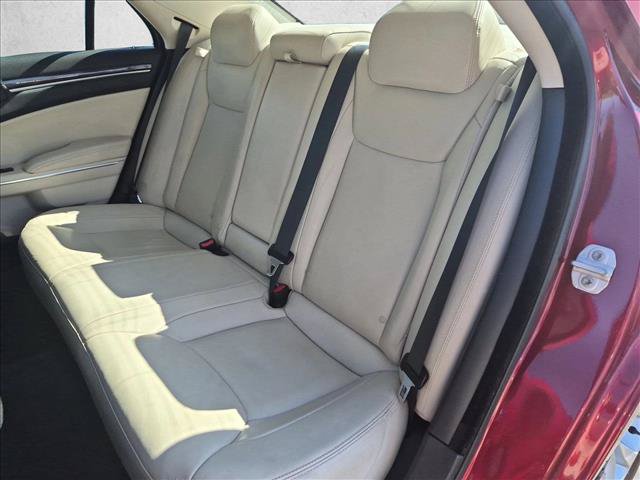 Used 2015 Chrysler 300 Limited RWD image 17
