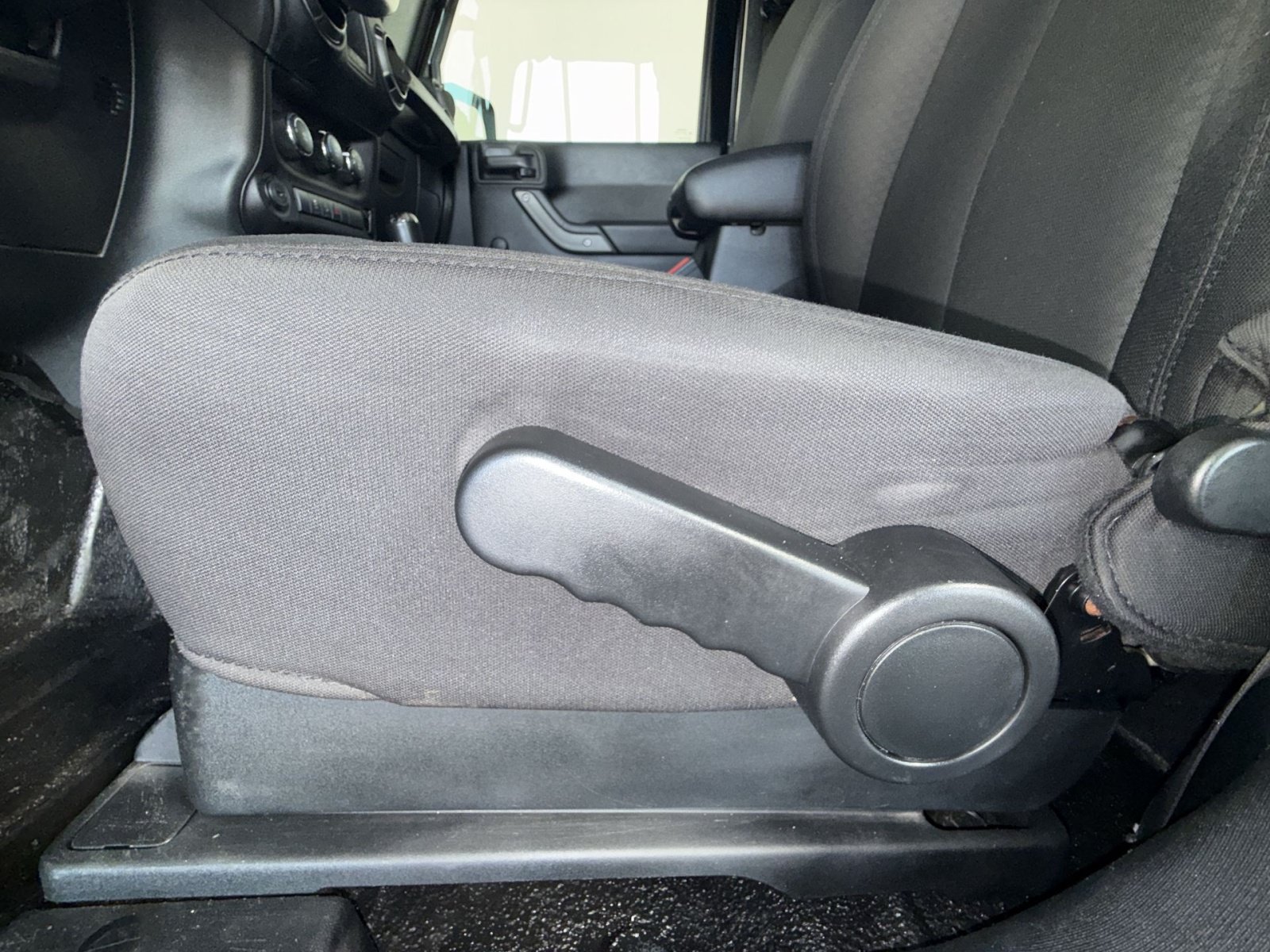 Used 2018 Jeep Wrangler Sport AWD/4WD image 22