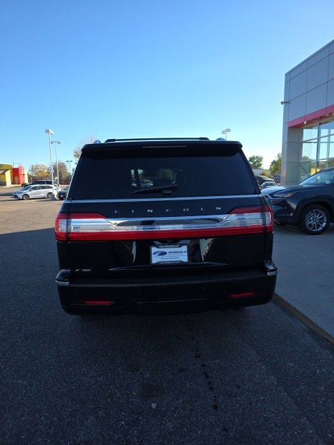 Used 2020 Lincoln Navigator Reserve image 4
