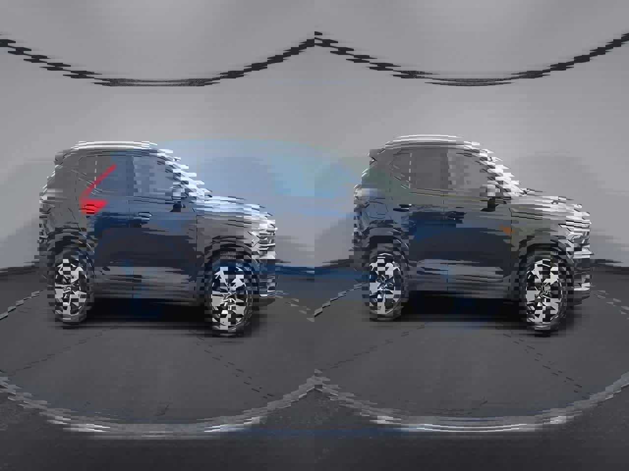 Used 2020 Volvo XC40 T5 Momentum image 9