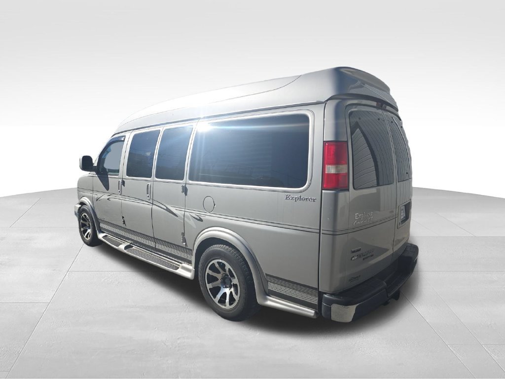 Used 2009 Chevrolet Express 1500 AWD w/ Preferred Equipment Group image 3