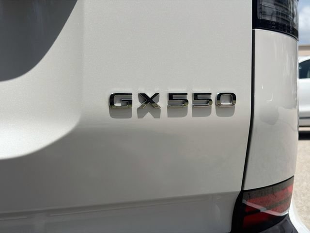 Used 2024 Lexus GX 550 AWD/4WD image 11