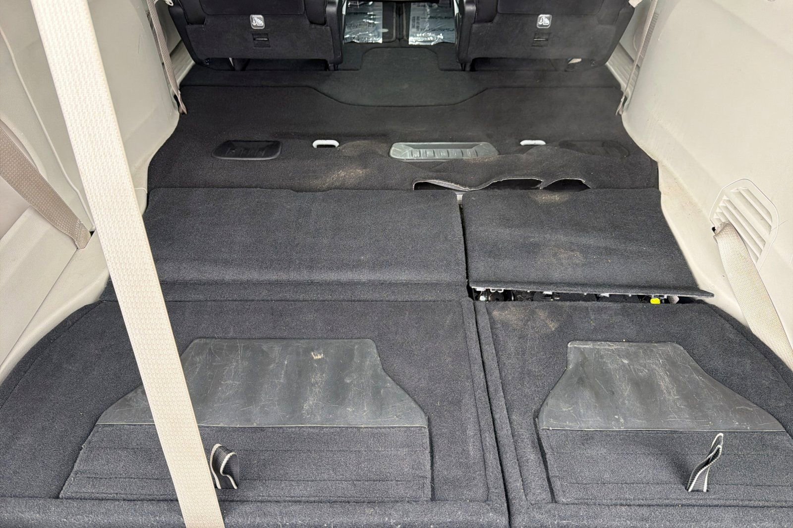 Used 2024 Chrysler Pacifica Touring-L image 12