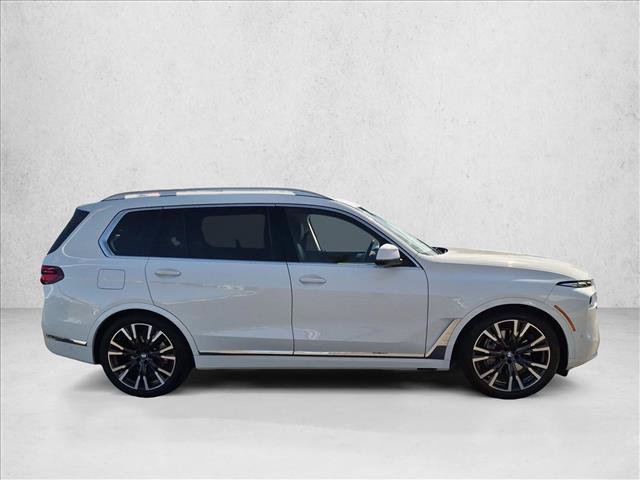 Used 2026 BMW X7 xDrive40i w/ Premium Package AWD/4WD image 4