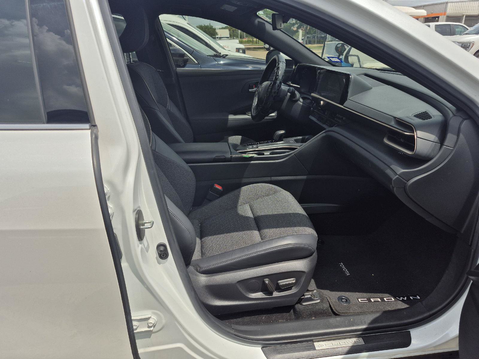 Used 2023 Toyota Crown AWD/4WD image 10
