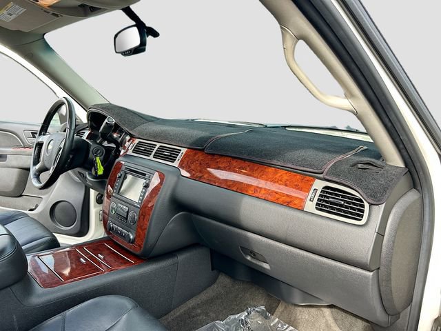 Used 2011 Chevrolet Avalanche LTZ AWD/4WD image 28
