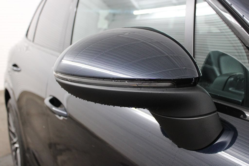 Used 2023 Porsche Cayenne AWD/4WD image 14
