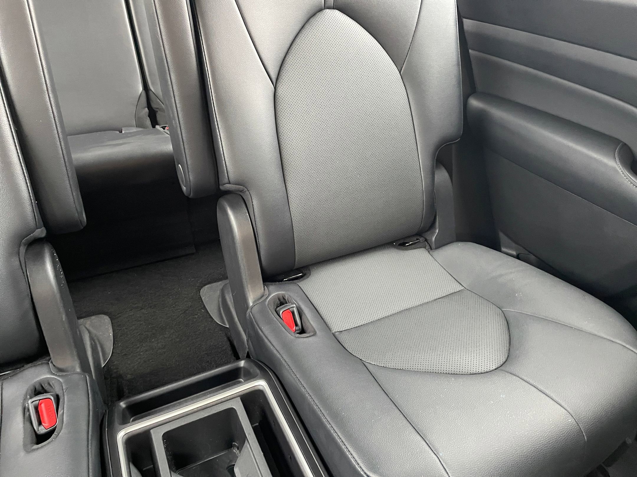 Used 2025 Toyota Grand Highlander FWD image 39