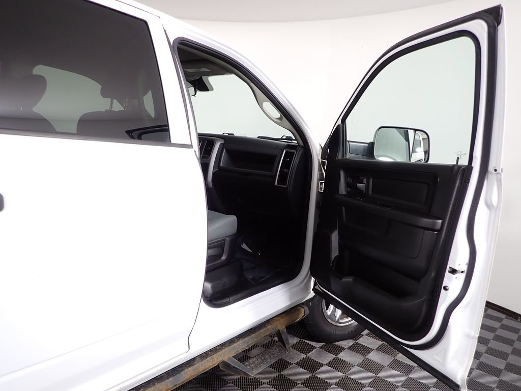 Used 2017 RAM 2500 Tradesman w/ Chrome Appearance Group image 44