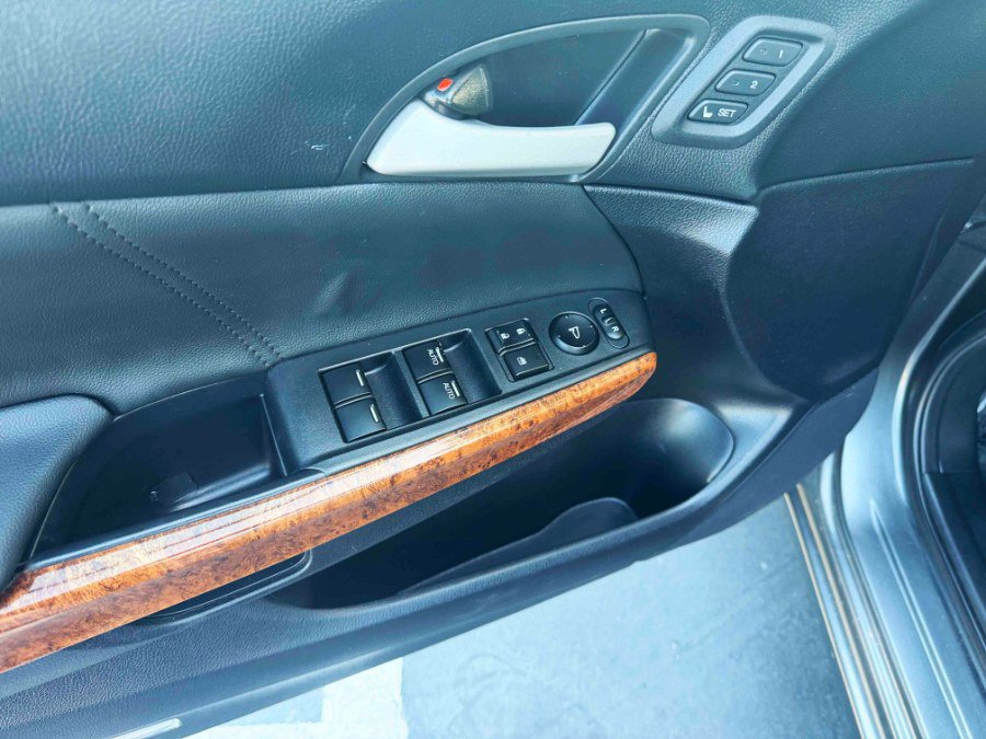 Used 2012 Honda Accord EX-L image 18