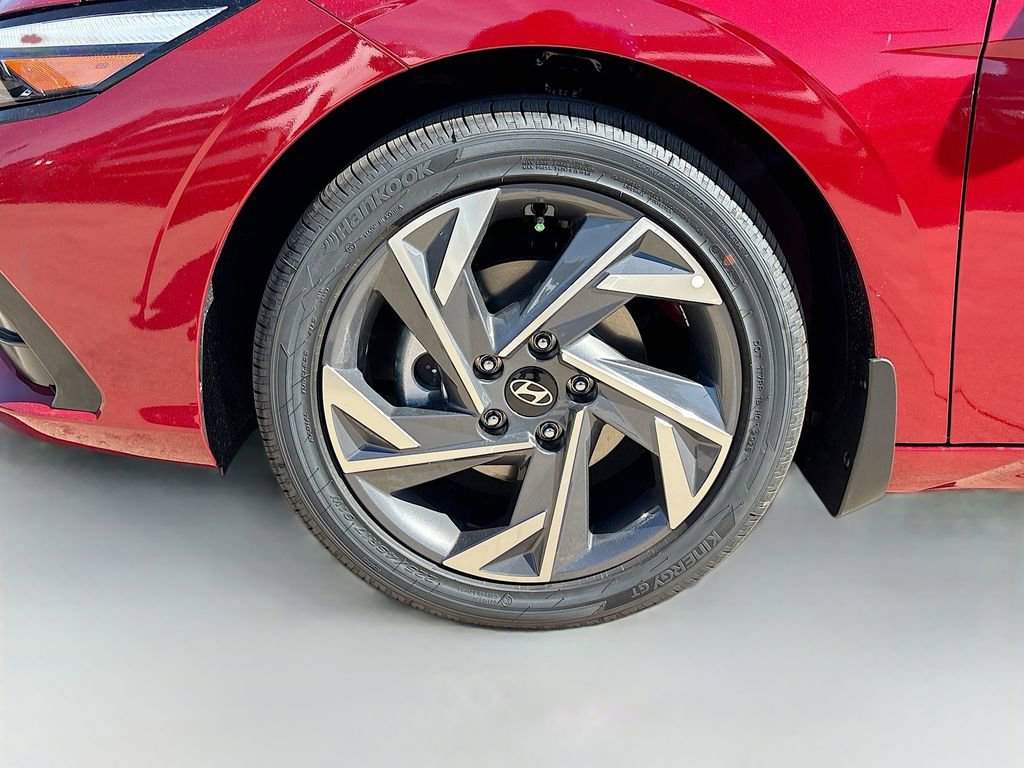 New 2025 Hyundai Elantra Limited image 33
