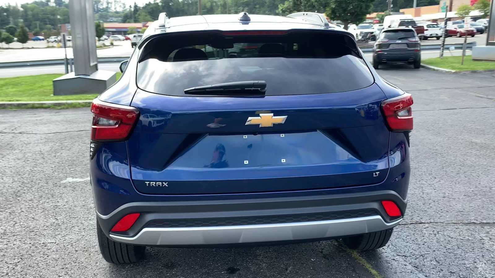 Certified 2024 Chevrolet Trax LT w/ LT Convenience Package FWD image 7