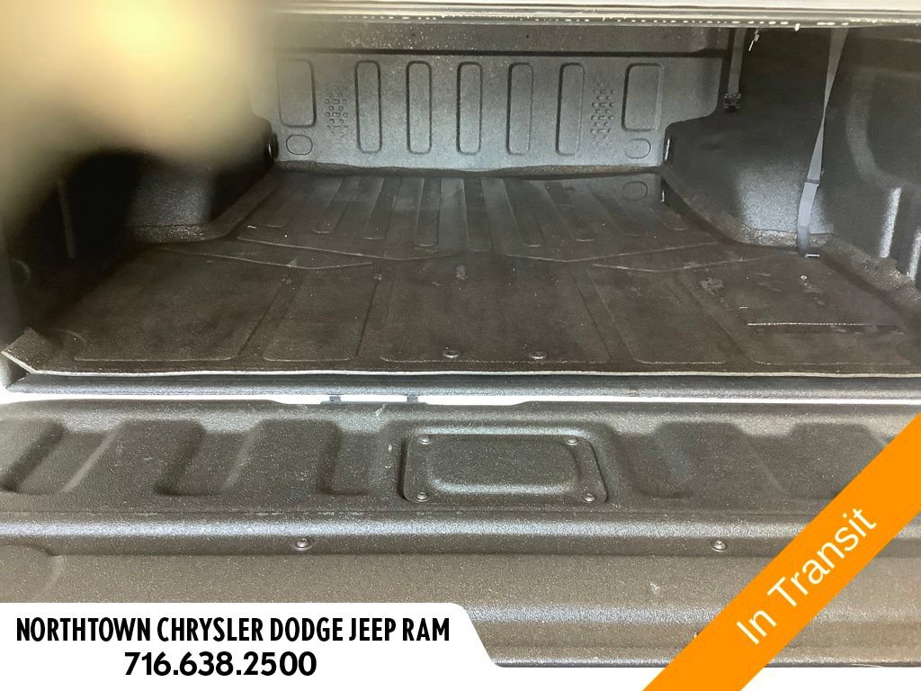 Used 2023 Jeep Gladiator Sport AWD/4WD image 16