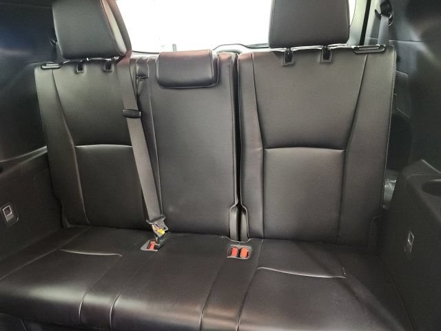 Used 2023 Toyota Highlander XSE FWD image 10