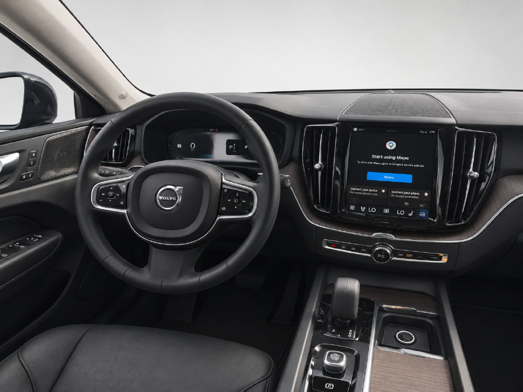 Certified 2023 Volvo XC60 B5 Plus w/ Protection Package Premier AWD/4WD image 21
