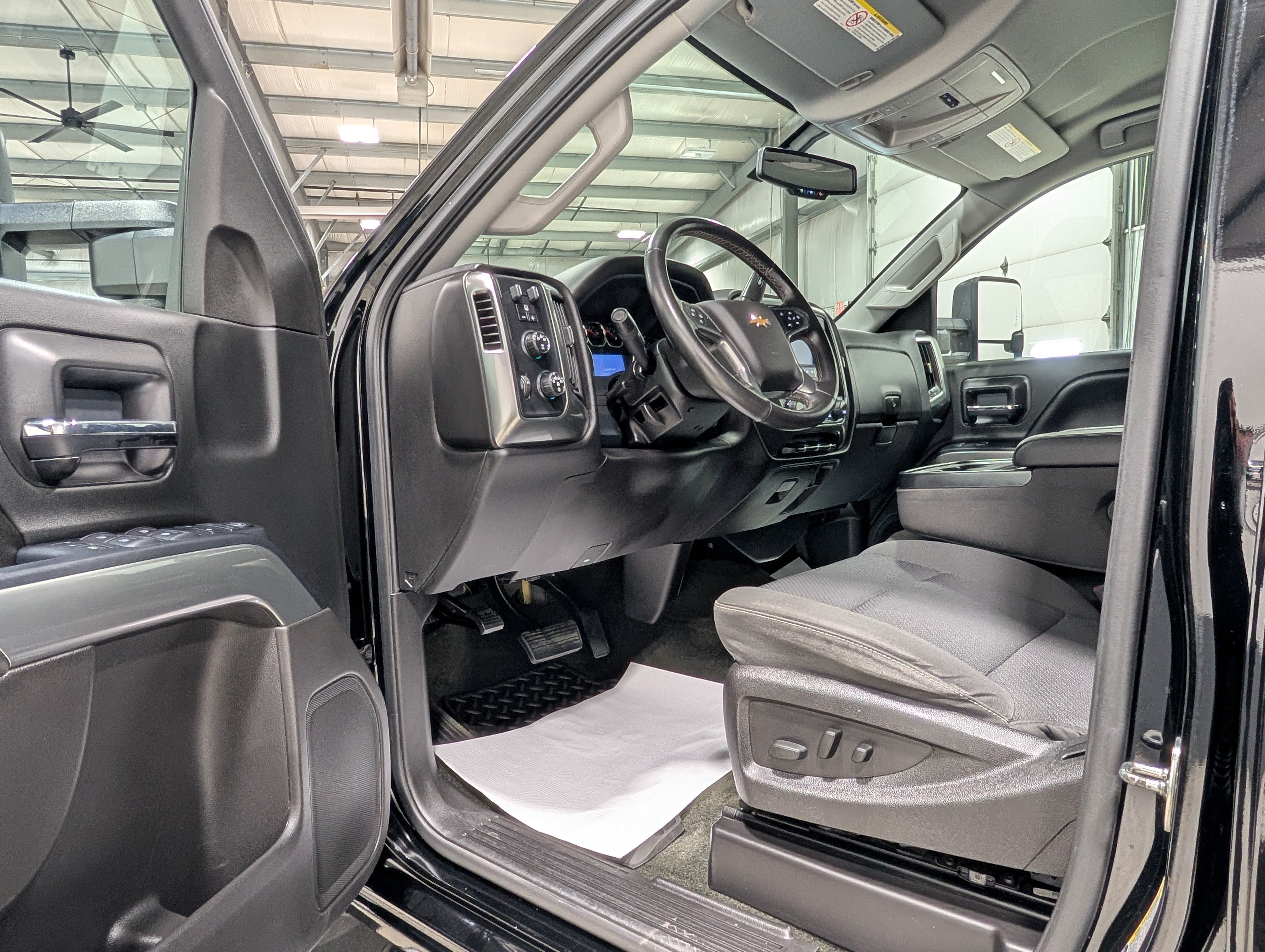 Used 2016 Chevrolet Silverado 3500 LT w/ All-Star Edition AWD/4WD image 14