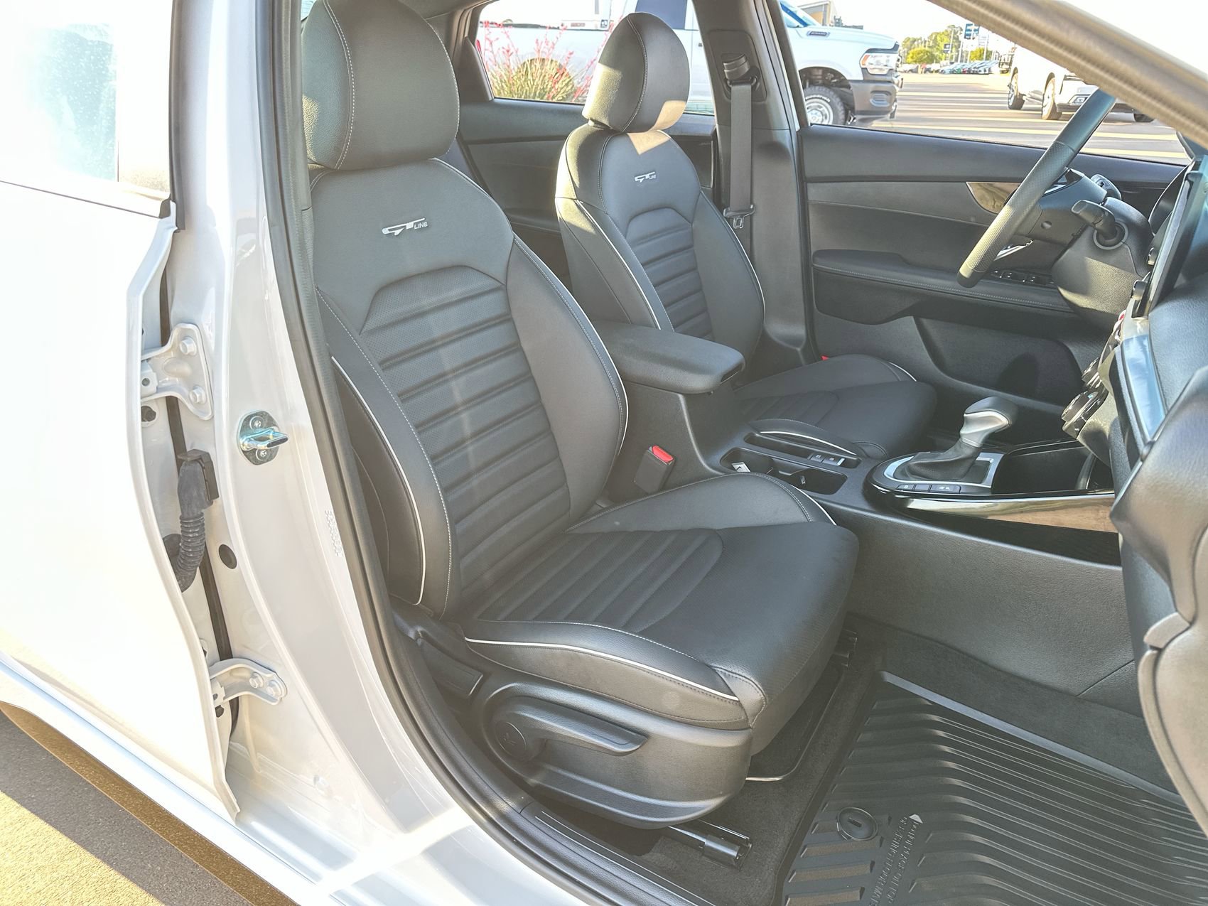 Used 2024 Kia Forte GT-Line w/ GT-Line Premium Package image 25