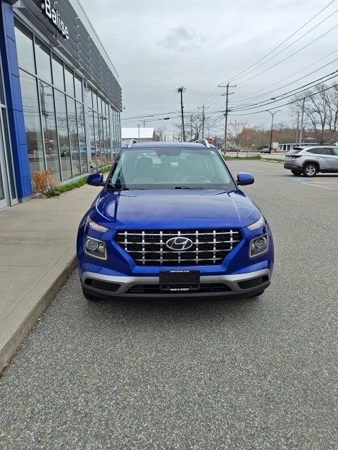 Used 2023 Hyundai Venue SEL image 14