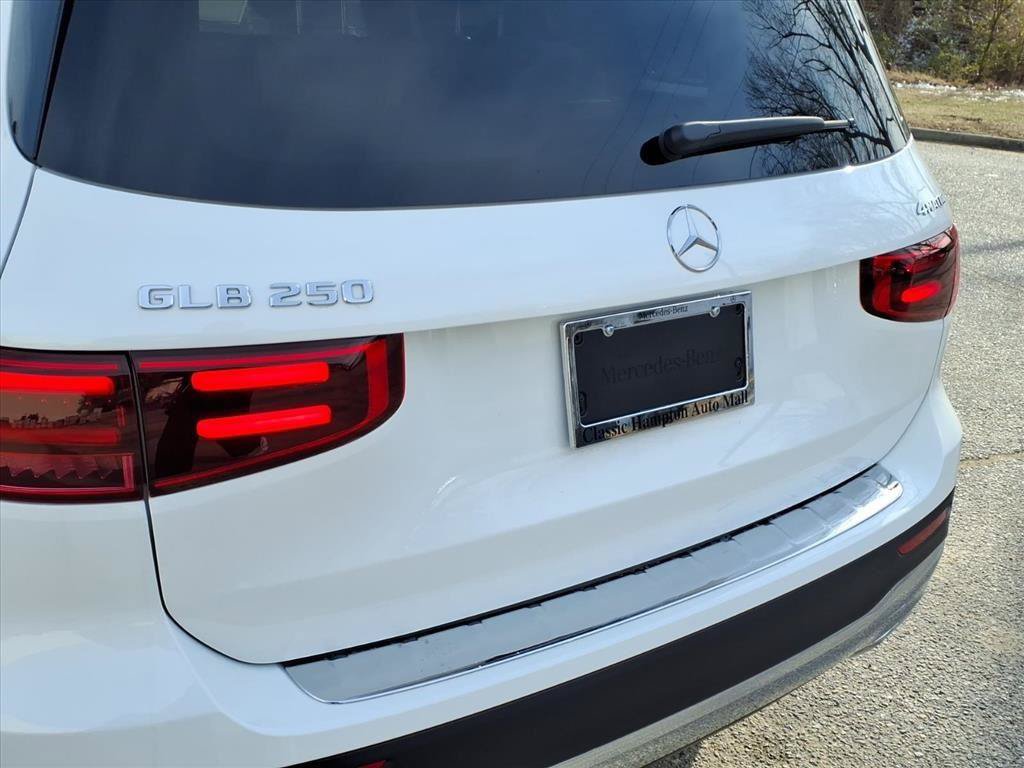 New 2026 Mercedes-Benz GLB 250 4MATIC image 9