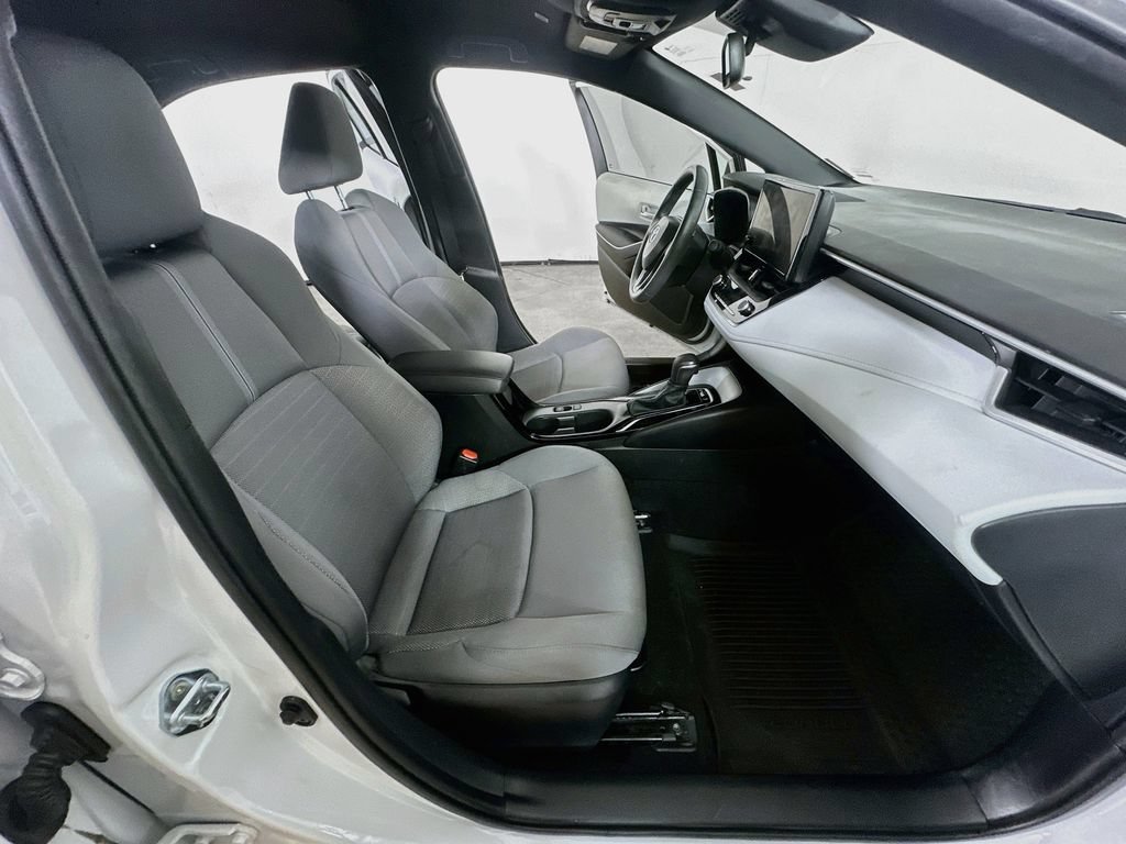 Used 2025 Toyota Corolla SE FWD image 12