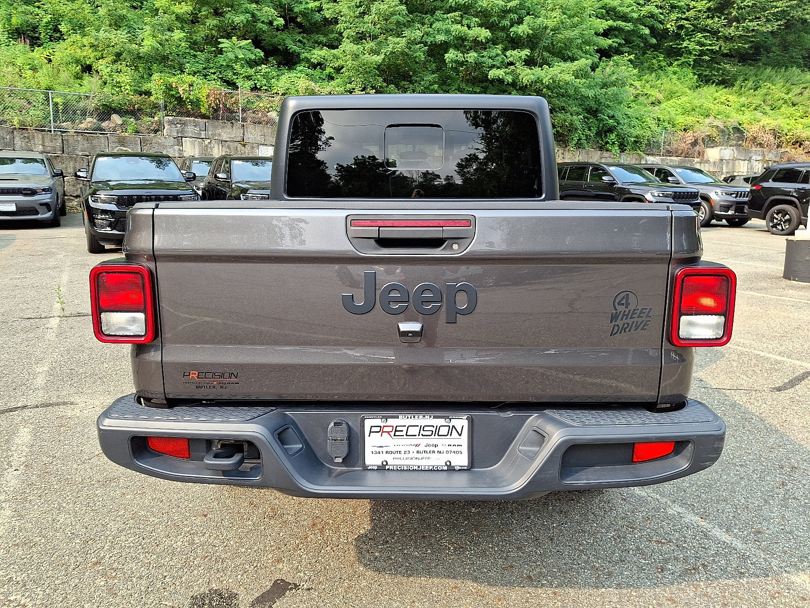 Certified 2021 Jeep Gladiator Willys image 6