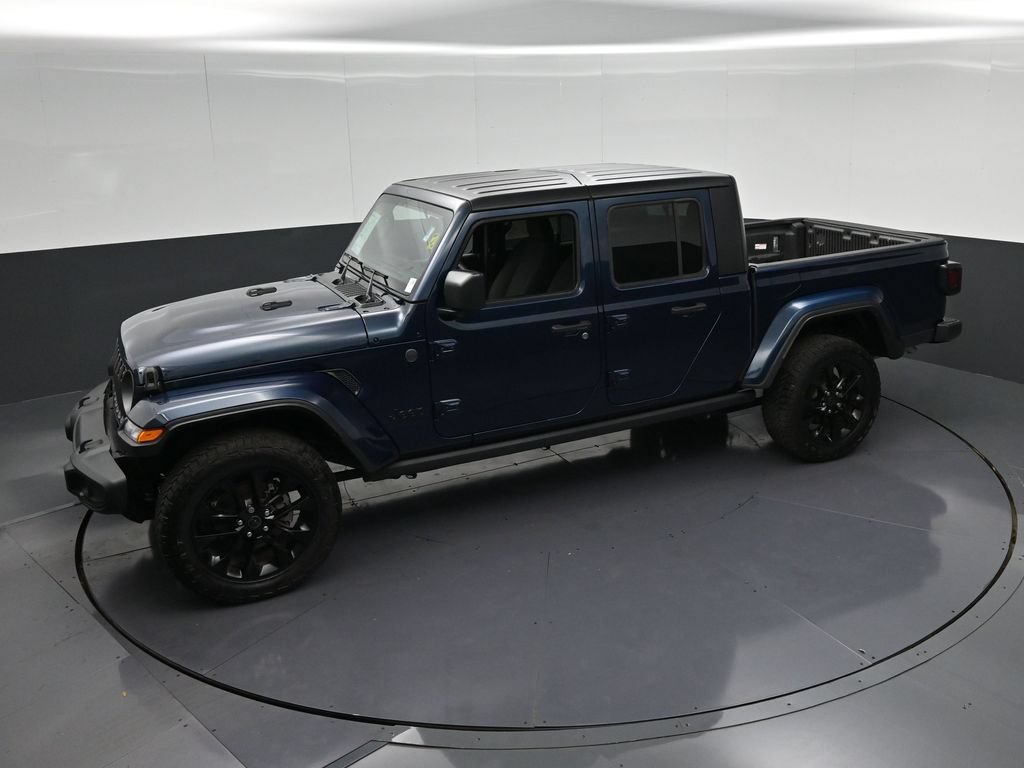 Used 2025 Jeep Gladiator Sport AWD/4WD image 22