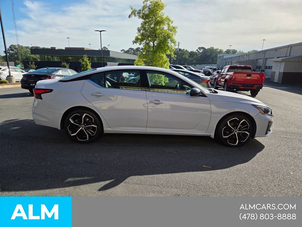 Used 2025 Nissan Altima 2.5 SR image 13