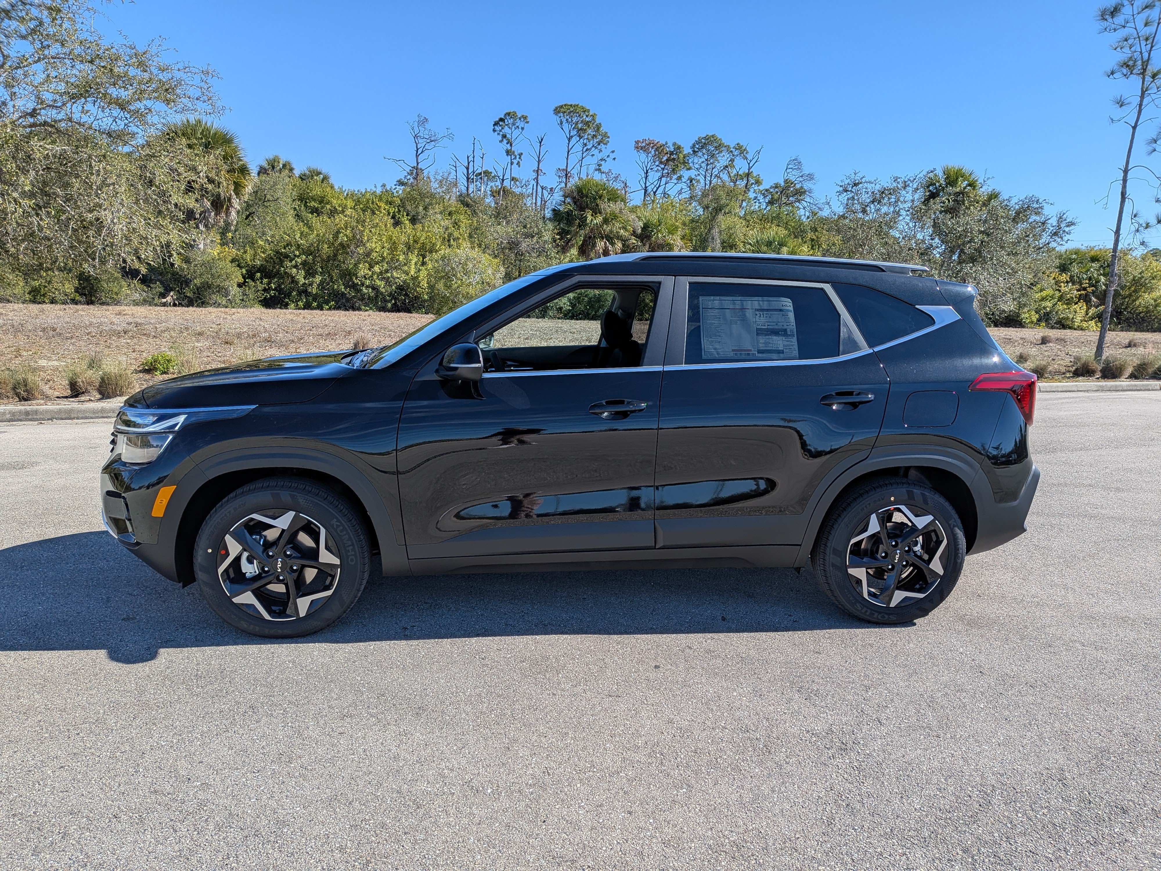 New 2026 Kia Seltos EX FWD image 8