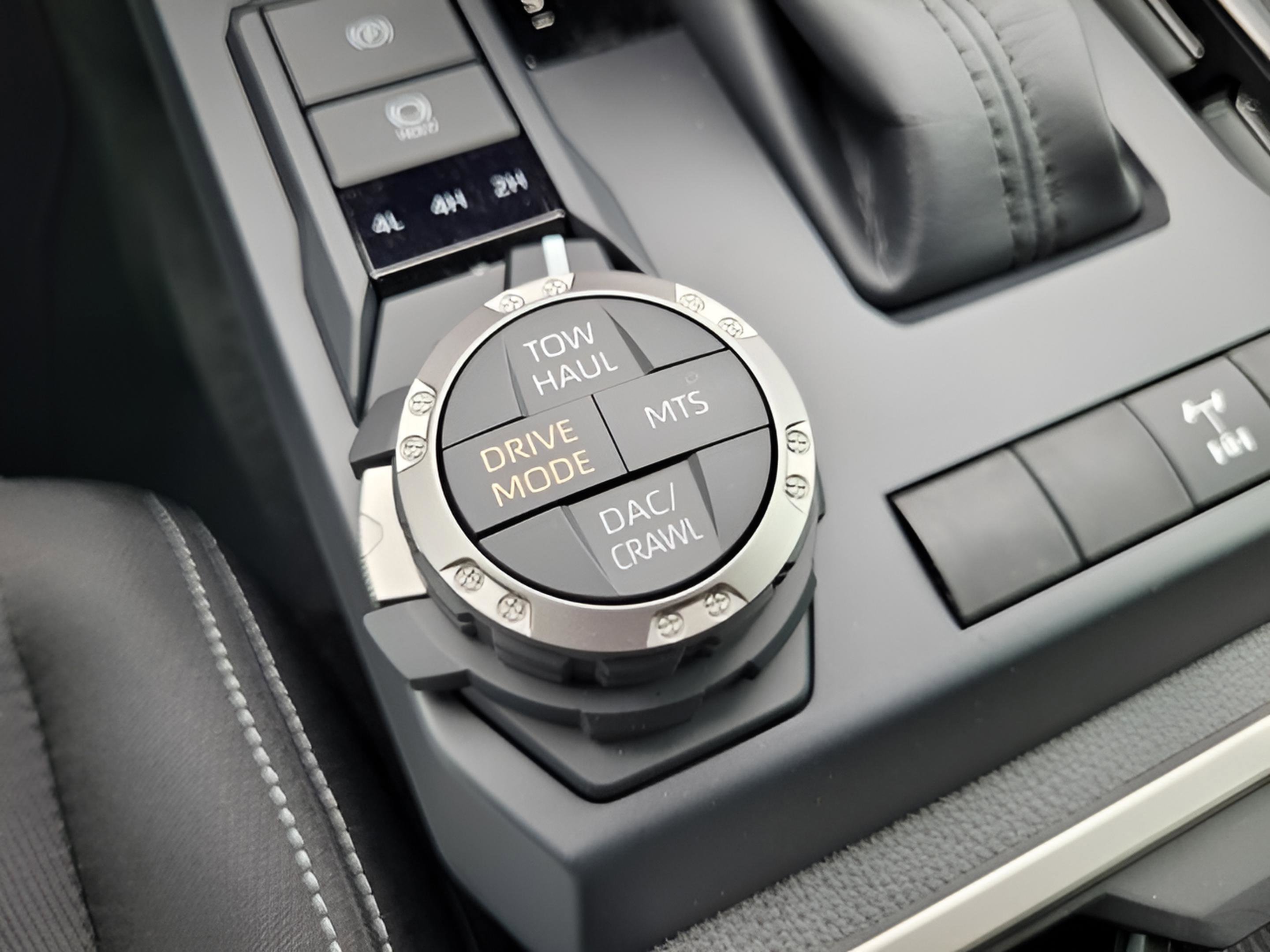 Certified 2025 Toyota Tacoma TRD Off-Road image 29