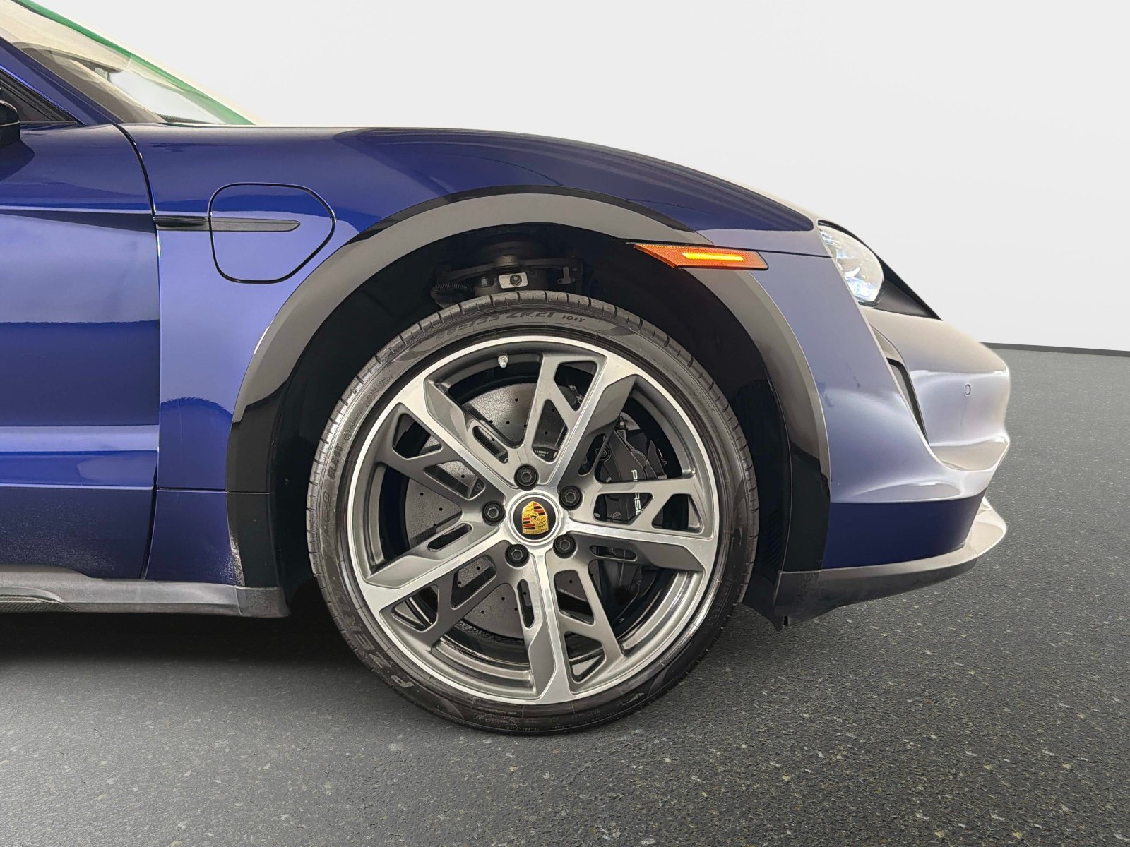 Used 2024 Porsche Taycan Turbo AWD/4WD image 21