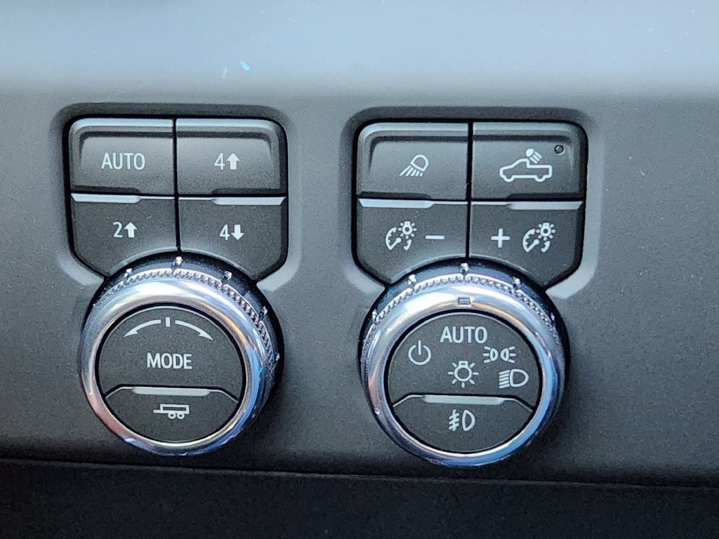 New 2026 GMC Sierra 3500 Denali Ultimate w/ LPO, Black Badging Package AWD/4WD image 17