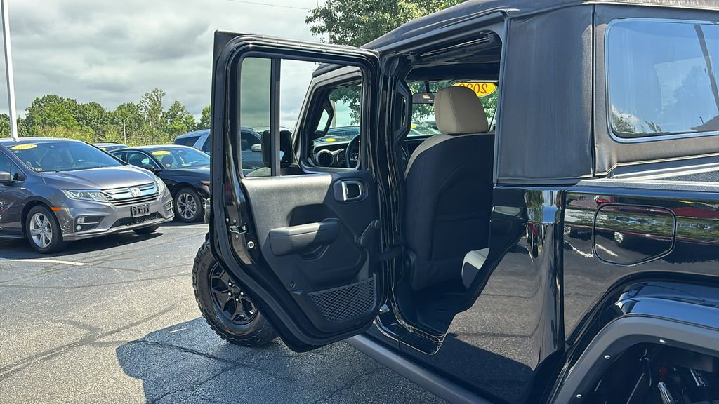 Used 2023 Jeep Gladiator Sport image 28