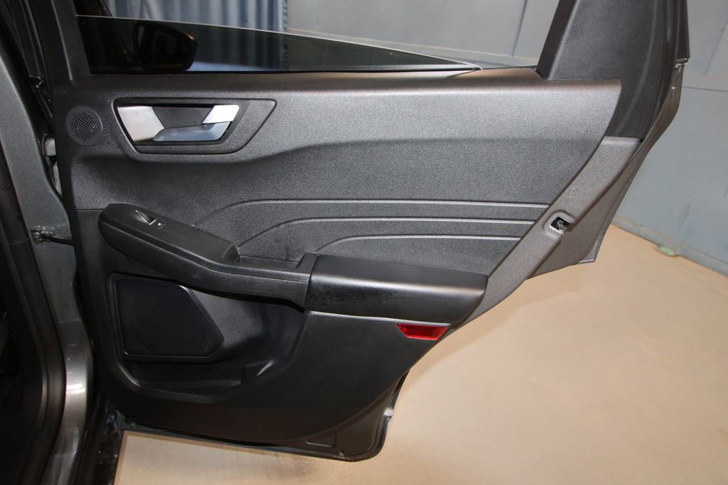 Used 2025 Ford Escape ST-Line Elite w/ Premium Technology Package AWD/4WD image 26