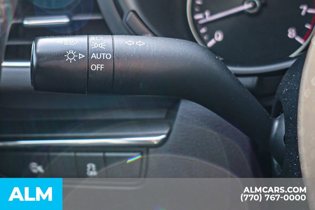 Used 2024 MAZDA MAZDA3 s image 31