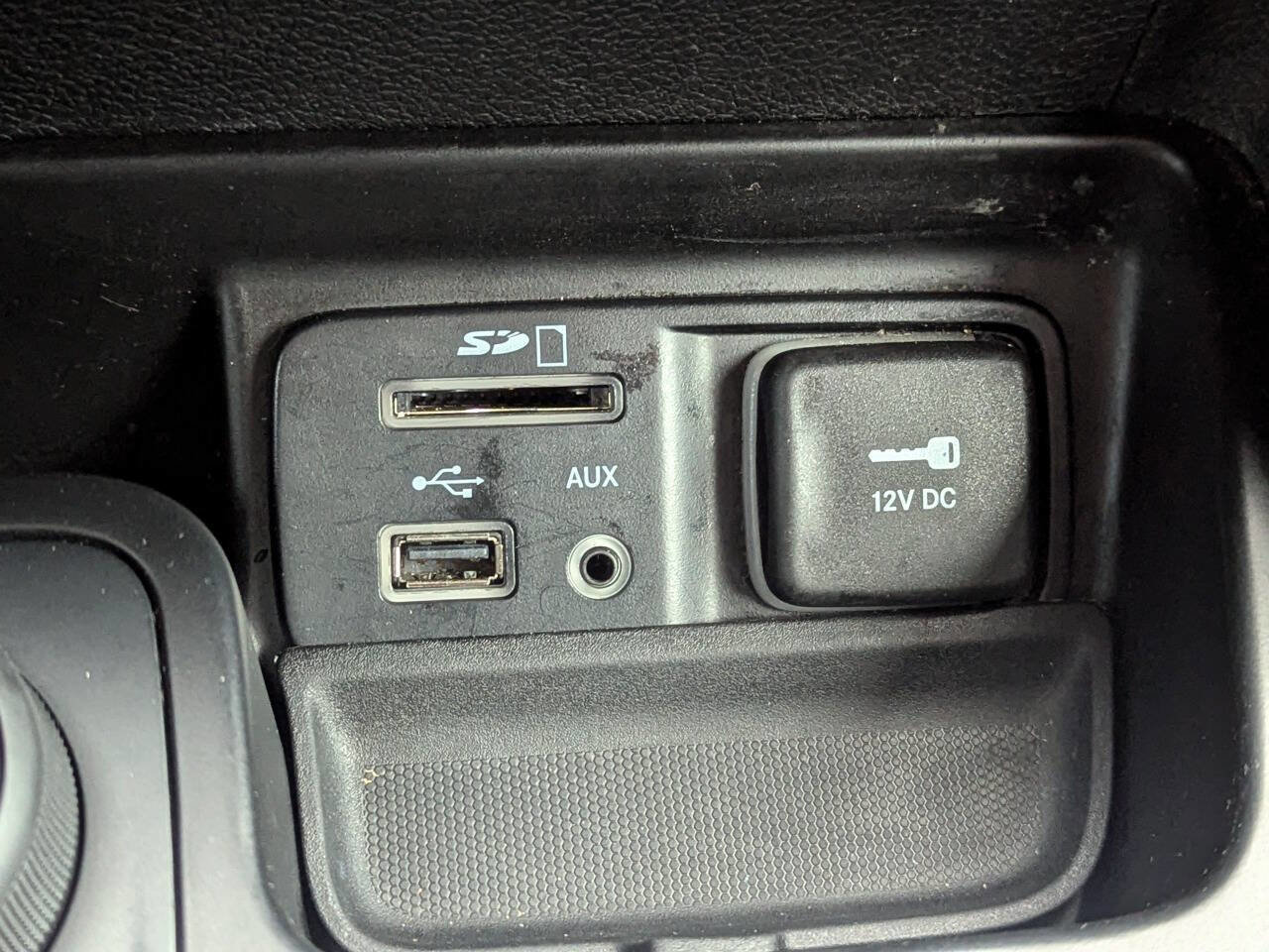 Used 2016 Jeep Cherokee Trailhawk w/ Cold Weather Group image 24