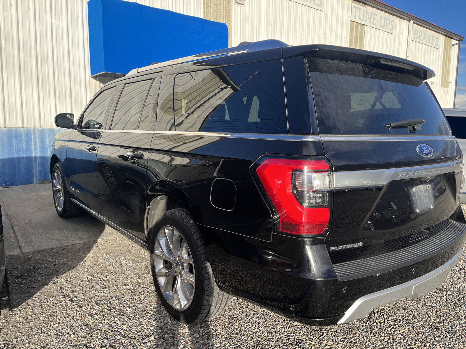 Used 2019 Ford Expedition Max Platinum AWD/4WD image 4