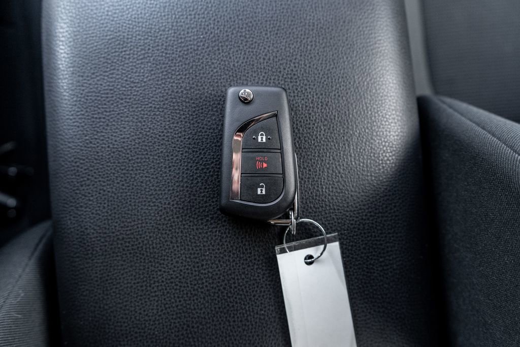 Certified 2022 Toyota RAV4 LE AWD/4WD image 30