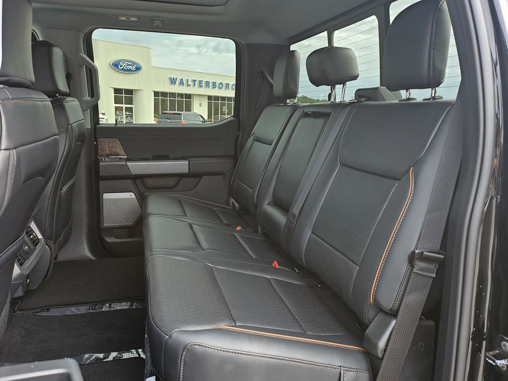 New 2026 Ford F250 Lariat w/ Black Appearance Package image 5