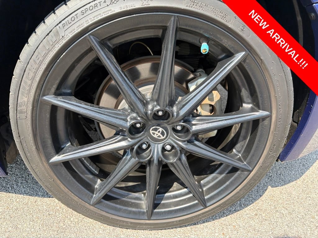 Used 2024 Toyota GR86 Premium RWD image 7