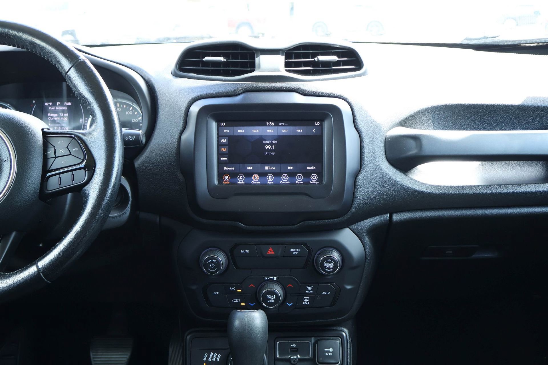 Used 2018 Jeep Renegade Altitude AWD/4WD image 16