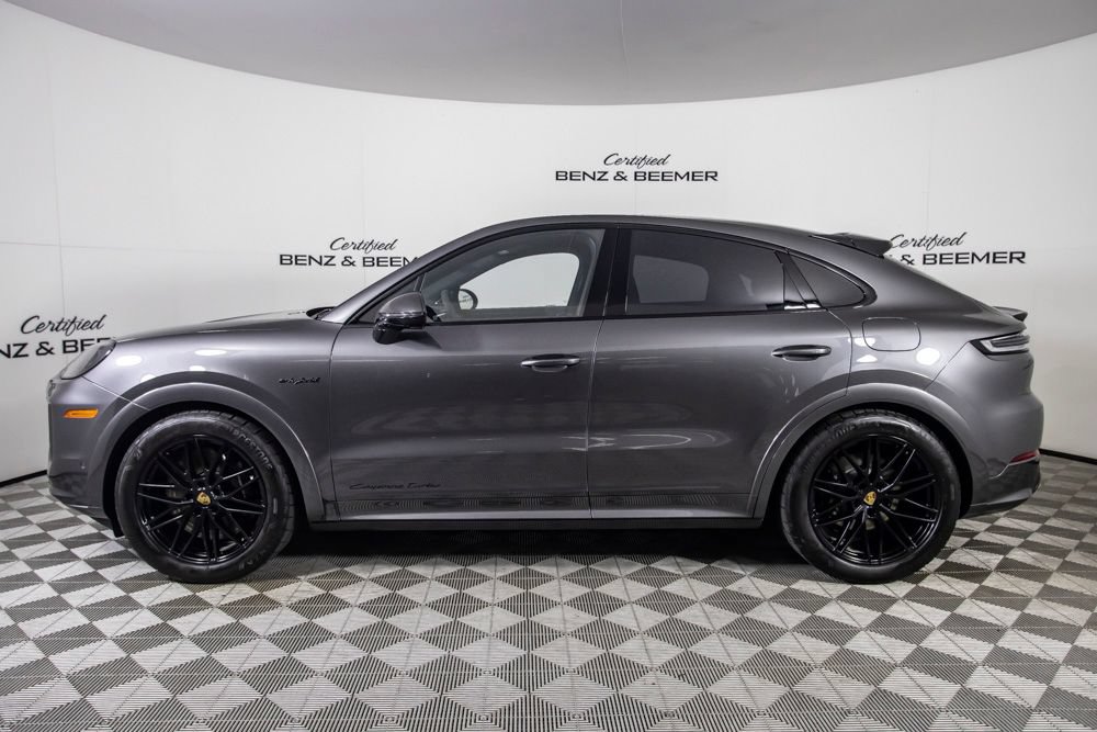 Used 2024 Porsche Cayenne Turbo AWD/4WD image 10