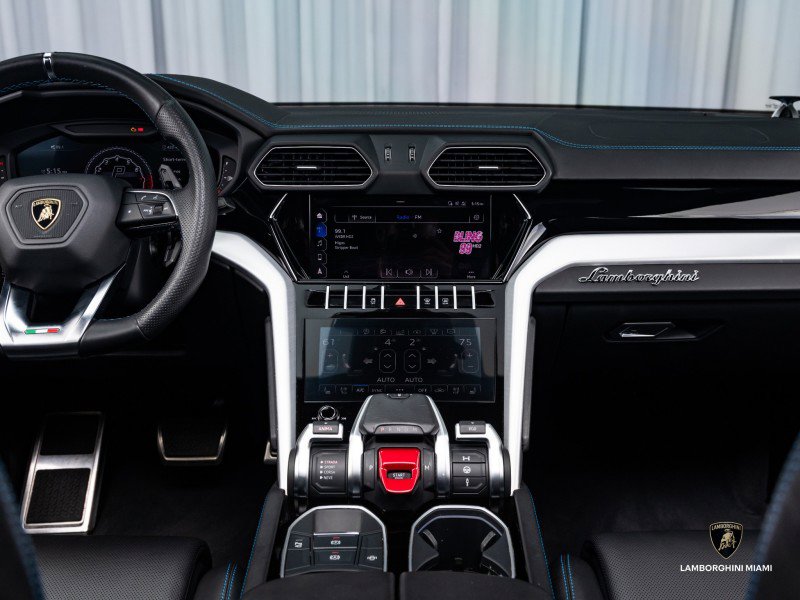 Used 2020 Lamborghini Urus image 31