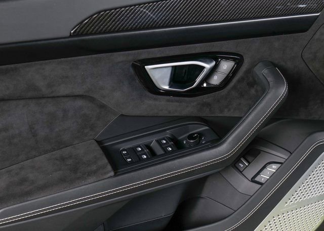 Used 2022 Lamborghini Urus image 29