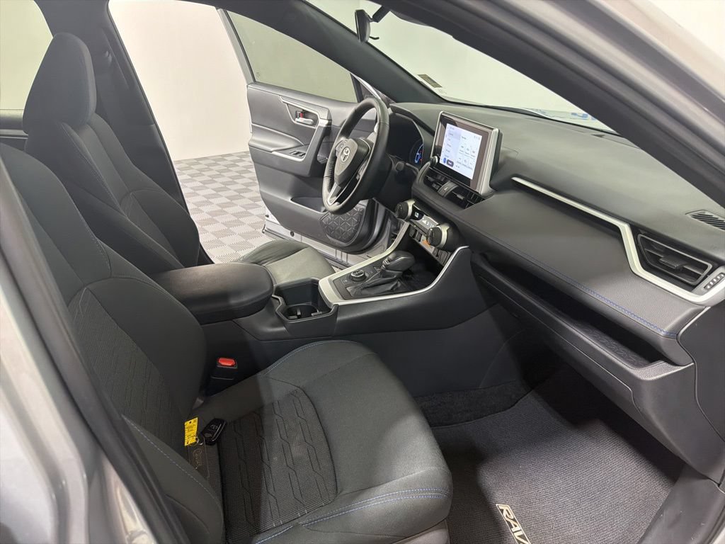 Used 2024 Toyota RAV4 SE w/ Convenience Package AWD/4WD image 23