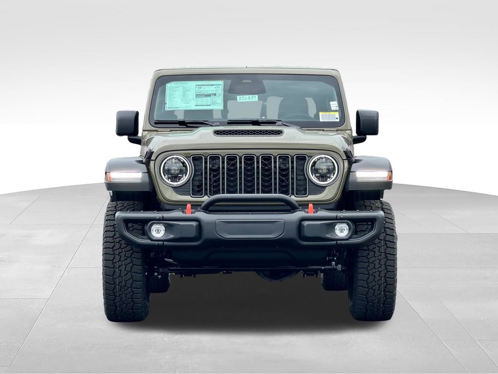 New 2026 Jeep Gladiator Mojave w/ Steel Bumper Group AWD/4WD video 2