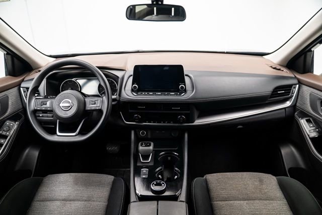 Used 2023 Nissan Rogue SV image 17