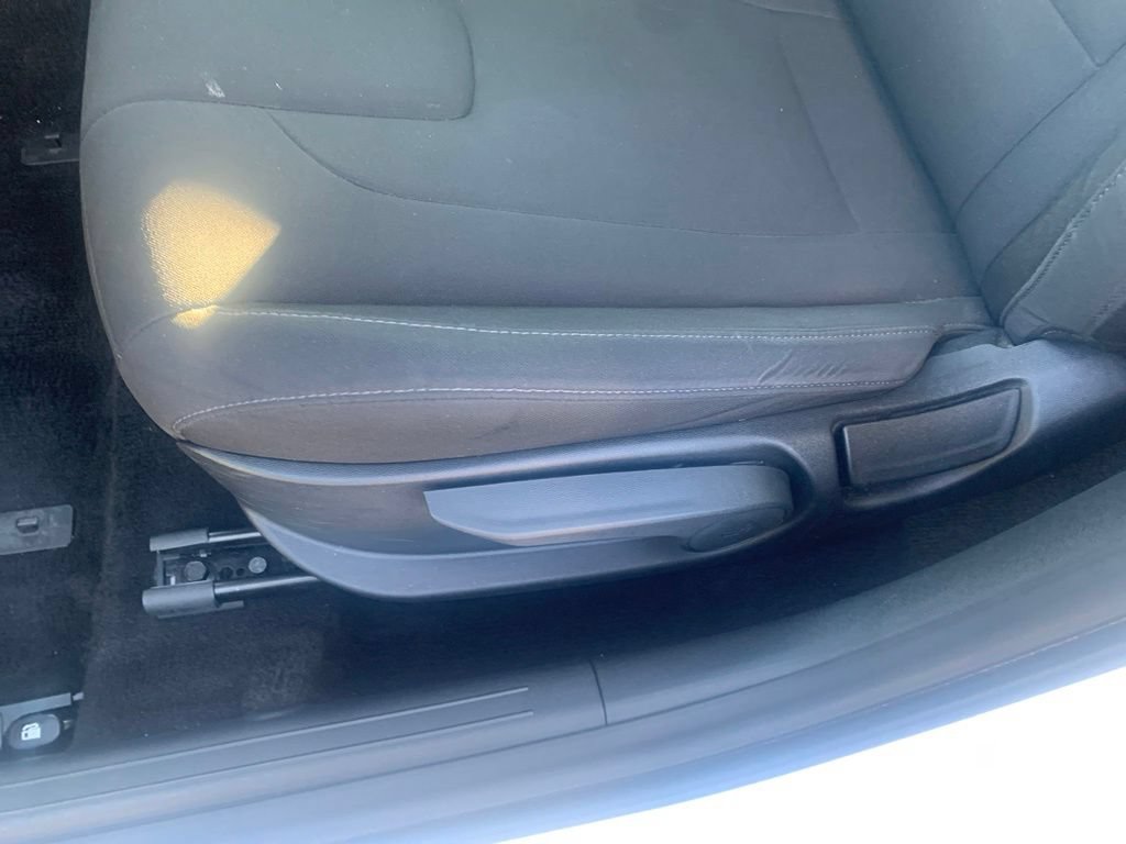 Certified 2025 Hyundai Elantra SEL FWD image 11