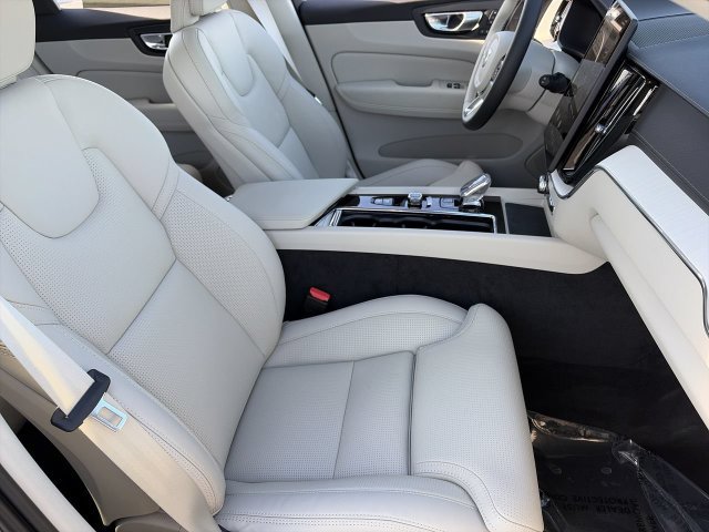 Used 2026 Volvo XC60 B5 Ultra AWD/4WD image 11
