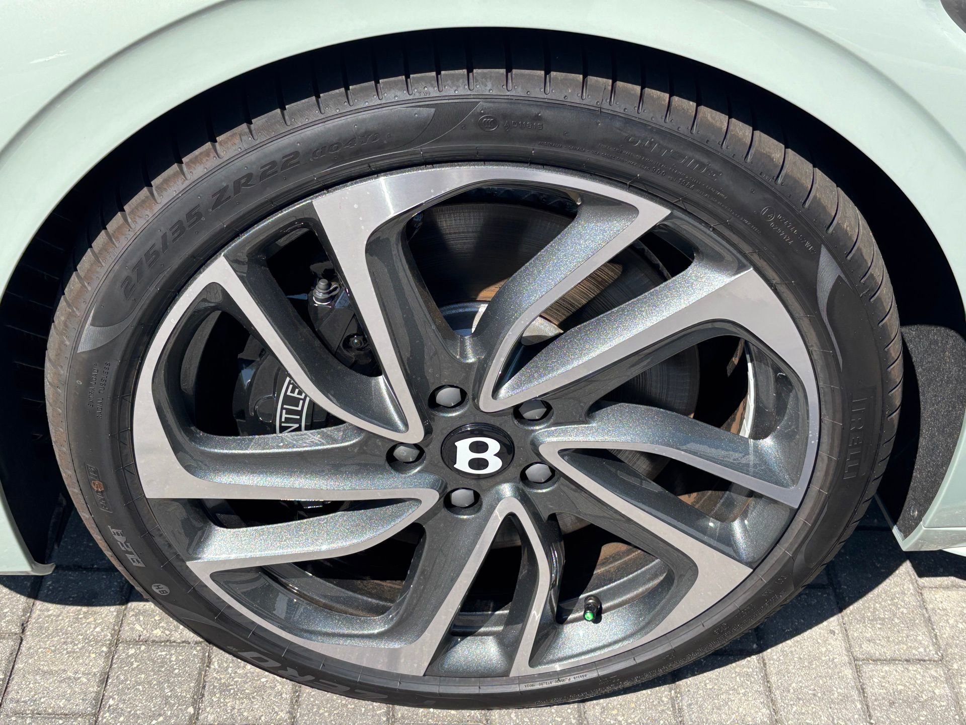 New 2025 Bentley Flying Spur Plug-In Hybrid image 38